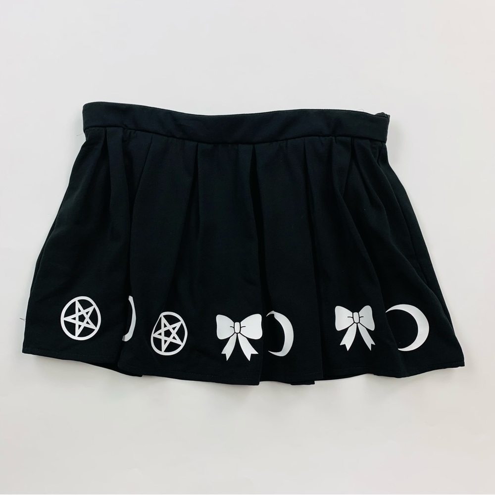 Little for Big Pentagram Moon Bow Black Pleated Mini Skirt Medium